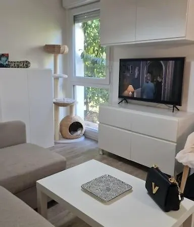 Studio Jardin Et Terrasse דירה קורביל-אסונס