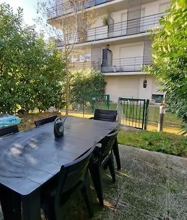 Studio Jardin Et Terrasse Apartamento